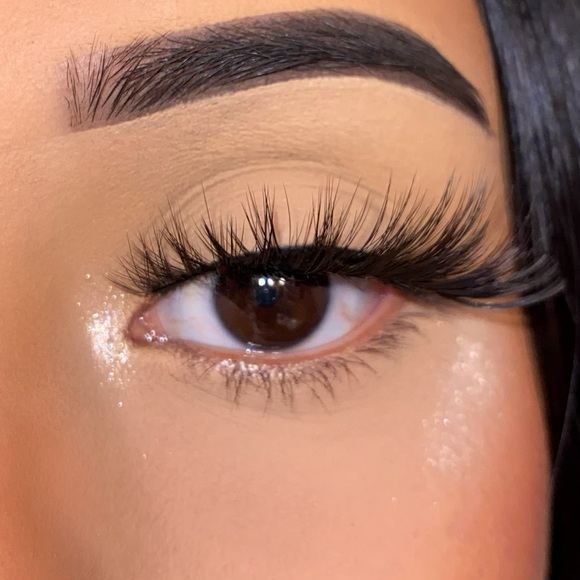 Hot Mama Mink False Eyelashes - Dramatic Black Volume Lashes - Picture 1 of 2